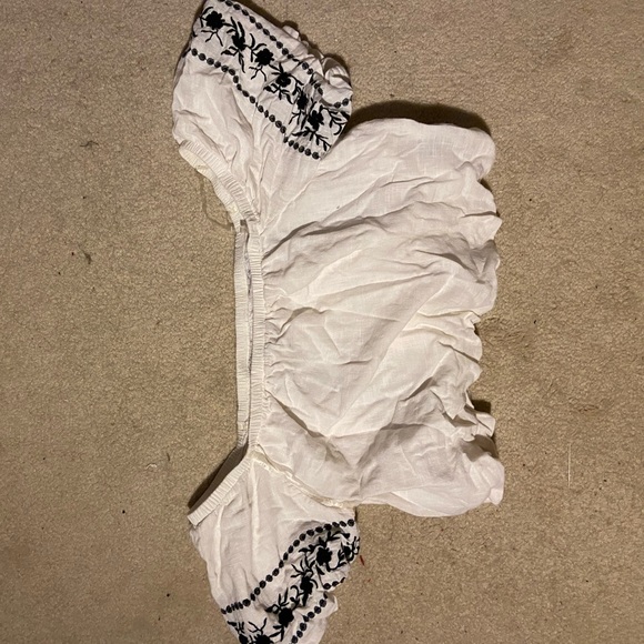 American Eagle off the shoulder top - Picture 3 of 4